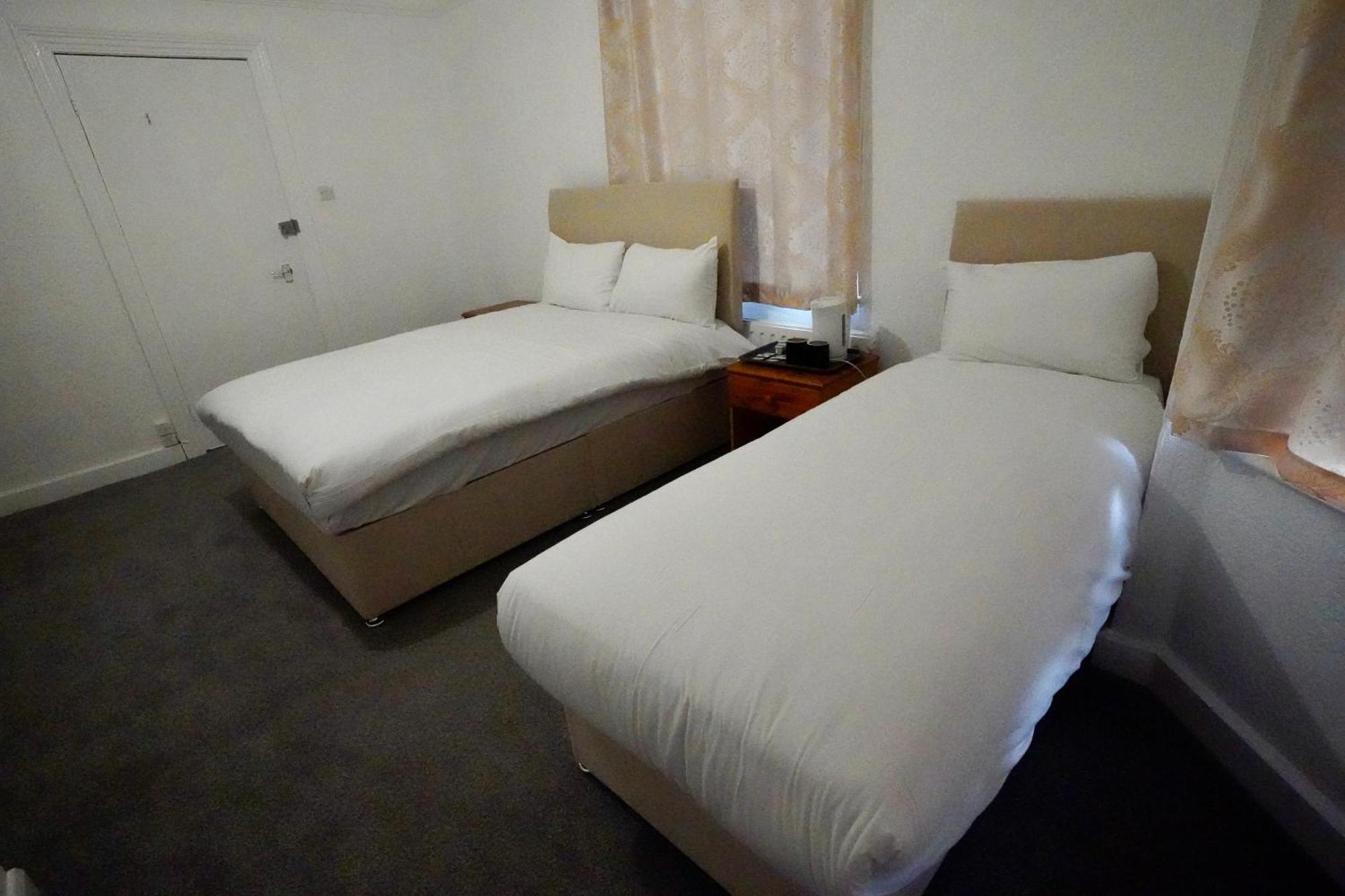 Gatwick Birchwood Lodge With Holiday Parking Horley Kültér fotó