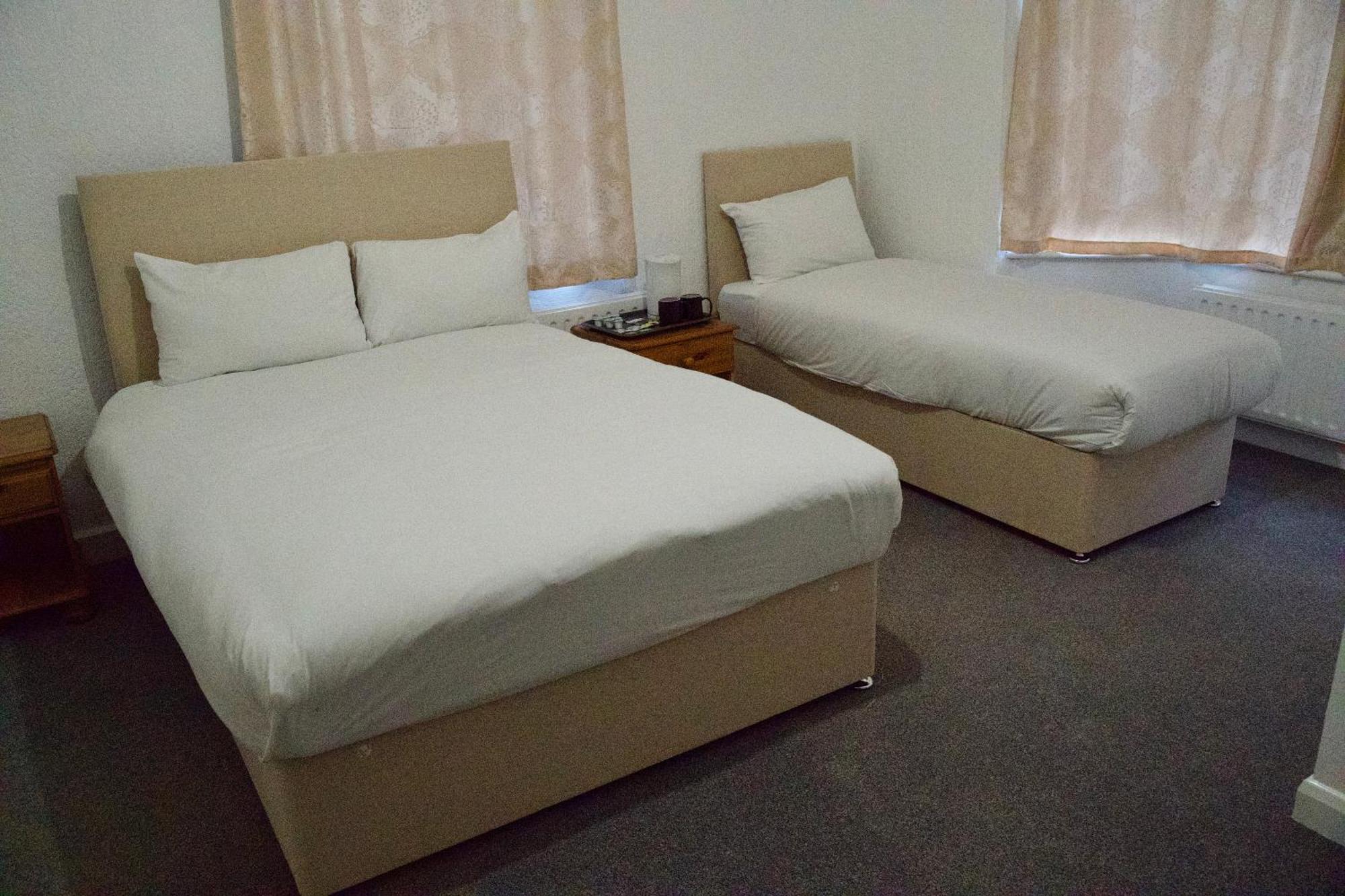 Gatwick Birchwood Lodge With Holiday Parking Horley Kültér fotó